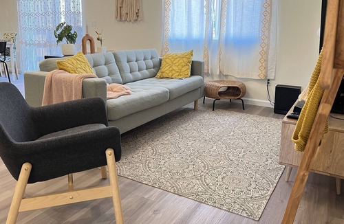 Pleasant Valley House | New modern boho cozy home, child-friendly, central AC, fast internet