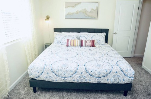 Pleasant Valley House | New modern boho cozy home, child-friendly, central AC, fast internet