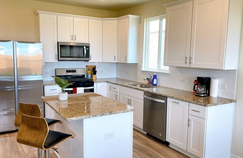 Fort Worth House | New! Modern & Bright Home/Large Backyard/Pet OK/Monthly Discount