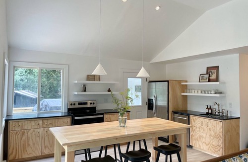 Denver Cabin | NEW Modern Catskills Cabin w/HOT TUB & views