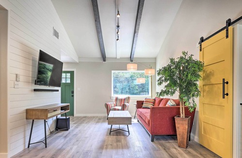 Hays House | NEW! Modern & Colorful Buda Home Near Dtwn Austin!