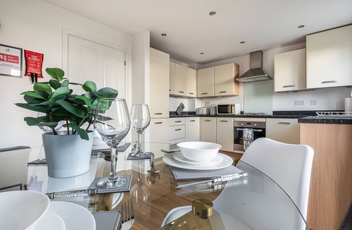 Bedford House | New modern & comfortable listing