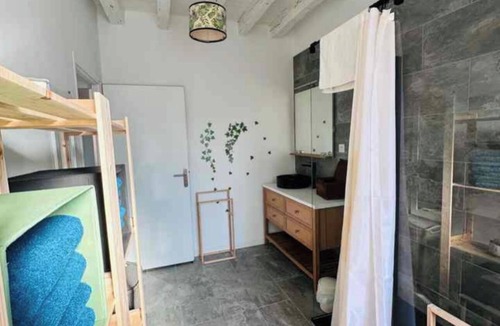 La Ferte-Saint-Cyr Apartment | New, modern, fully-equipped home