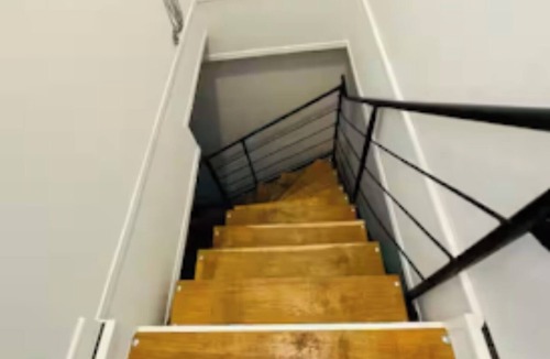 La Ferte-Saint-Cyr Apartment | New, modern, fully-equipped home