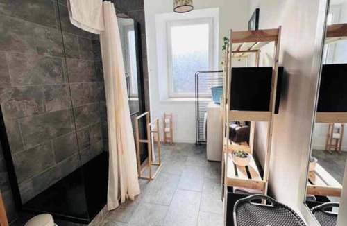 La Ferte-Saint-Cyr Apartment | New, modern, fully-equipped home