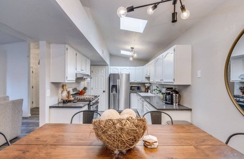 Sierra Vista House | New! Modern Family Friendly The Desert Nest