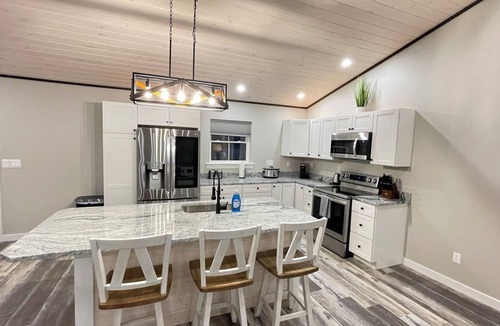 Bangor House | New Modern | Firepit | 4BR/3 Baths