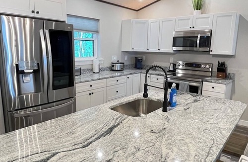 Bangor House | New Modern | Firepit | 4BR/3 Baths