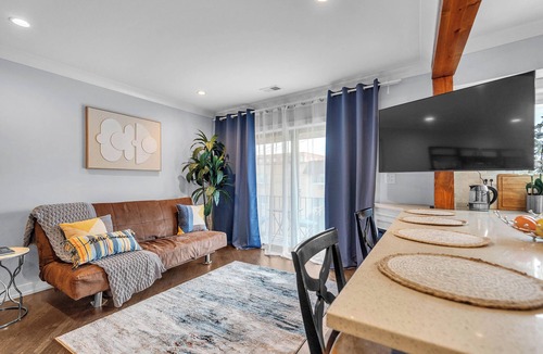 Des Plaines Condo | NEW Modern Furnished 2BR Apartment with Central AC