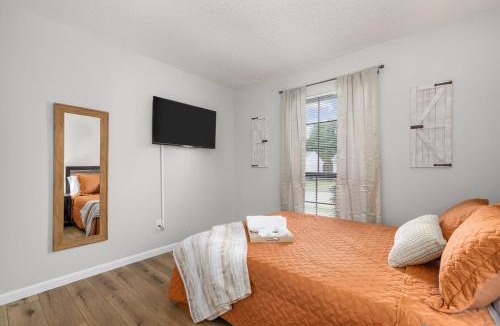 O'Fallon House | NEW Modern Getaway Relax Unwind and Enjoy