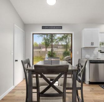 O'Fallon House | NEW Modern Getaway Relax Unwind and Enjoy