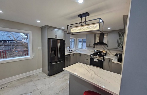 Ajax House | New Modern Home + Free Parking In Ajax