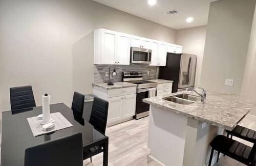 Houston House | NEW modern home near Downtown!