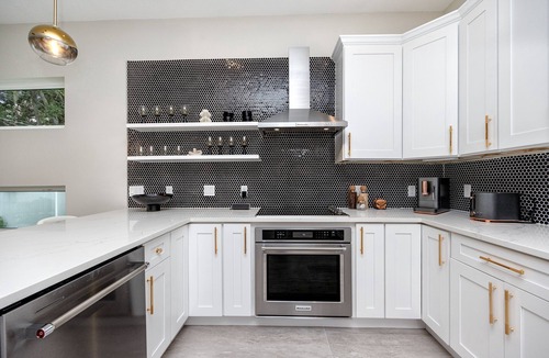 South Sarasota House | New modern home with salt water heated pool located minutes from SiestaKey Beach