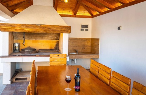 Lovinac House | New, modern house for sunny, refreshing vacations near Zadar.