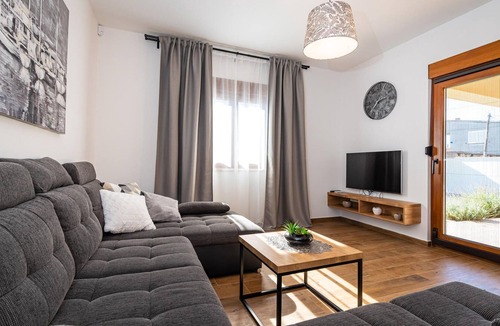 Lovinac House | New, modern house for sunny, refreshing vacations near Zadar.