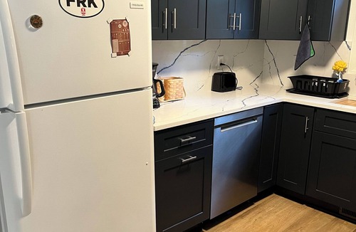 Morrisville House | New modern kitchen in great location to RDU and RTP