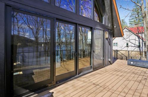 McHenry House | New Modern Lakefront Close to Wisp