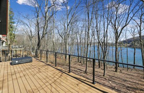 McHenry House | New Modern Lakefront Close to Wisp