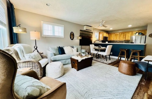 Seven Devils Condo | New! Modern Lux Retreat w/2 King Suites/Mtn Views!