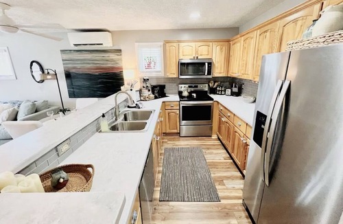 Seven Devils Condo | New! Modern Lux Retreat w/2 King Suites/Mtn Views!