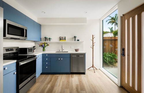 Culver - West House | New! Modern Mar Vista Hideaway