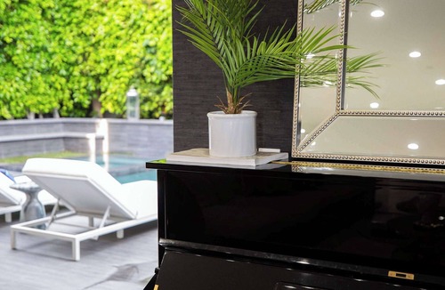 Melrose House | NEW Modern Oasis off Melrose - Rooftop - Pool
