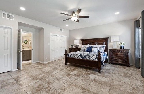 New Braunfels Apartment | NEW! Modern Riverfront Apt 5blks to Schlitterbahn!