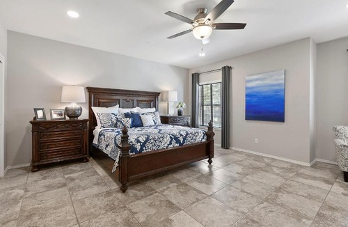 New Braunfels Apartment | NEW! Modern Riverfront Apt 5blks to Schlitterbahn!