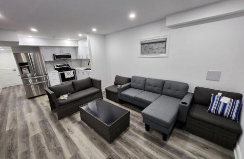 Alcona House | New Modern room in Innisfil