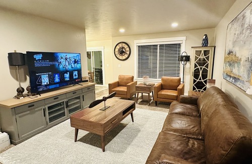Bluffdale House | New Modern Rustic Townhome