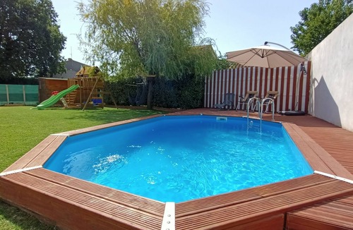 Camaret-sur-Aigues Villa | New modern single-storey air-conditioned villa with swimming pool and playground