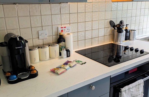 Wormholt and White City Apartment | NEW Modern & Spacious 1 Bed Flat Shepherd's Bush