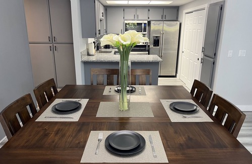 Fair Oaks House | NEW modern, spacious, beautiful