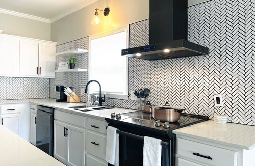 Macon House | New Modern Townhome Downtown- 3Levels