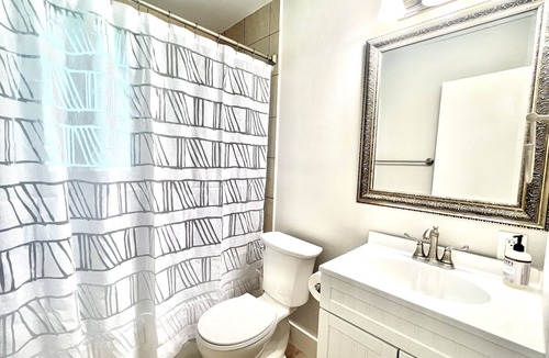 University Hills and Windsor Park House | New Modern Two Bedroom Home Close to Downtown and UT Campus