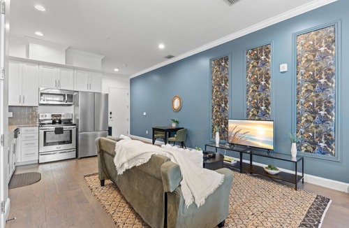 Historic Ybor Apartment | NEW! Mojito Manor | Vibrant Ybor Studio on 7th Ave