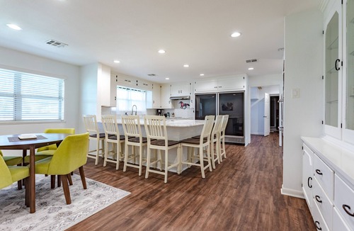 Robinson House | NEW! Moonlight Manor- Pool & Hot Tub- Just minutes from Downtown Waco