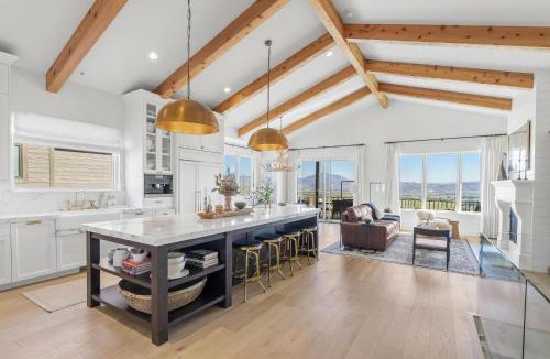 Eden House | New Mountain Luxury and Wellness Retreat Full Home