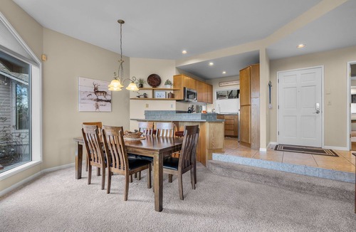 Century West Condo | New! Mt Bachelor Village ~ Views ~ Fireplace ~ Private Hot Tub!