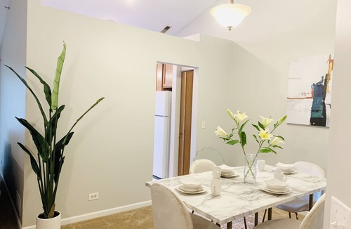 Naperville Condo | NEW Naperville 2br Condo w/Private Deck