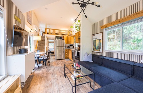 Port Angeles House | NEW Nestled Private Tiny Home Situated Near ONP