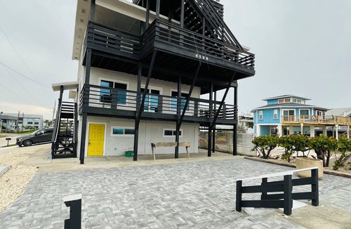 Bethune Beach House | NEW- New Smyrna Beach front house