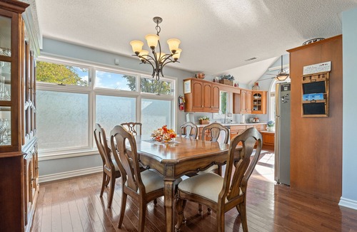 Historic Old Town House | NEW! Niagara Riverview, Backs onto River