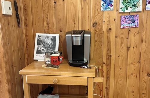 Lester Beach Cabin | NEW NIRVANA RENTALS LISITING*Stay 2 days get 2 days free*Cottage with Hot Tub