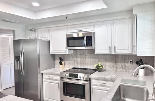 McCormick Ranch Condo | New! No Steps.Sunlit Gated Villa on McCormick Lake & Camelback Trail!