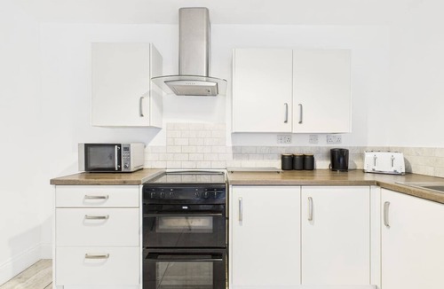 Wychbold House | *New* | No5 Saxon Way | Gym | Pool & Spa