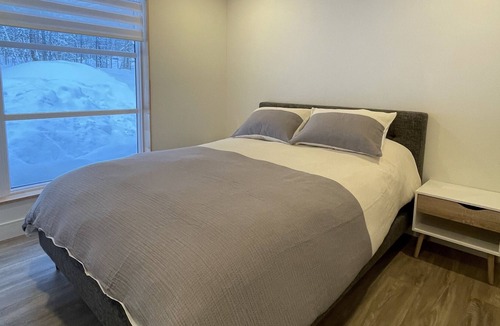 Rosseau Cabin | NEW Nordic style HYGGE cabin with SAUNA & HOT TUB