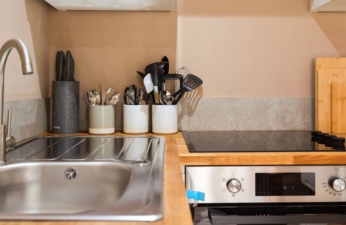 St. George's Apartment | New North Camden Garden Flat