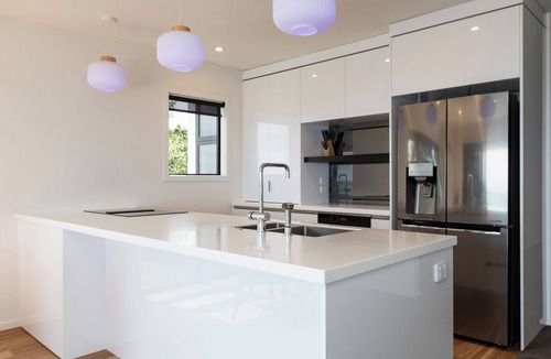 Oakura House | NEW! Oakura Beach Front Apt #2